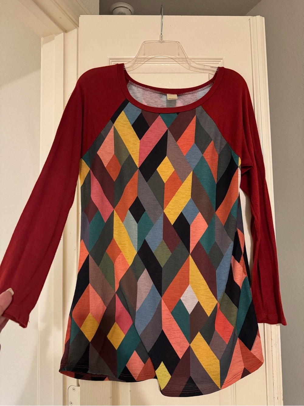 Women’s Geometric Print Raglan Long-Sleeve Top - Red